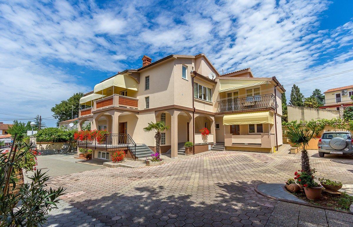 Apartments Nevija Медулин Экстерьер фото