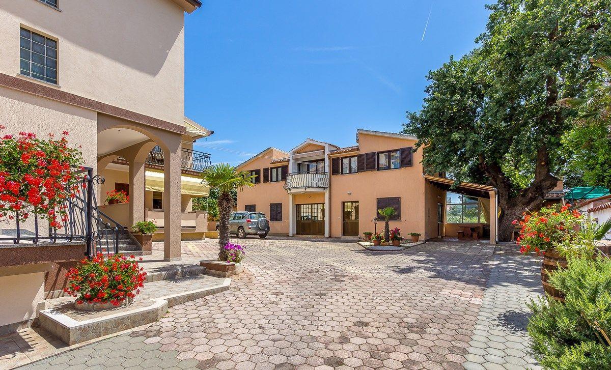 Apartments Nevija Медулин Экстерьер фото